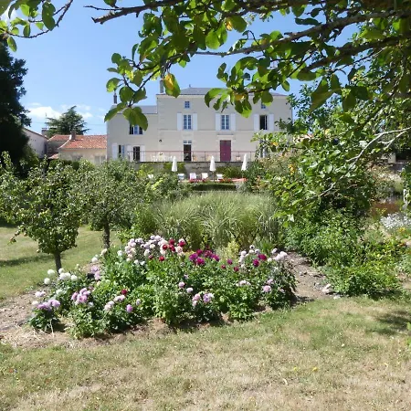 Les Jardins De 4* Xanton-Chassenon